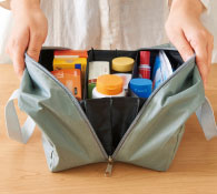 出し入れ楽々！ボックス型収納ポーチ